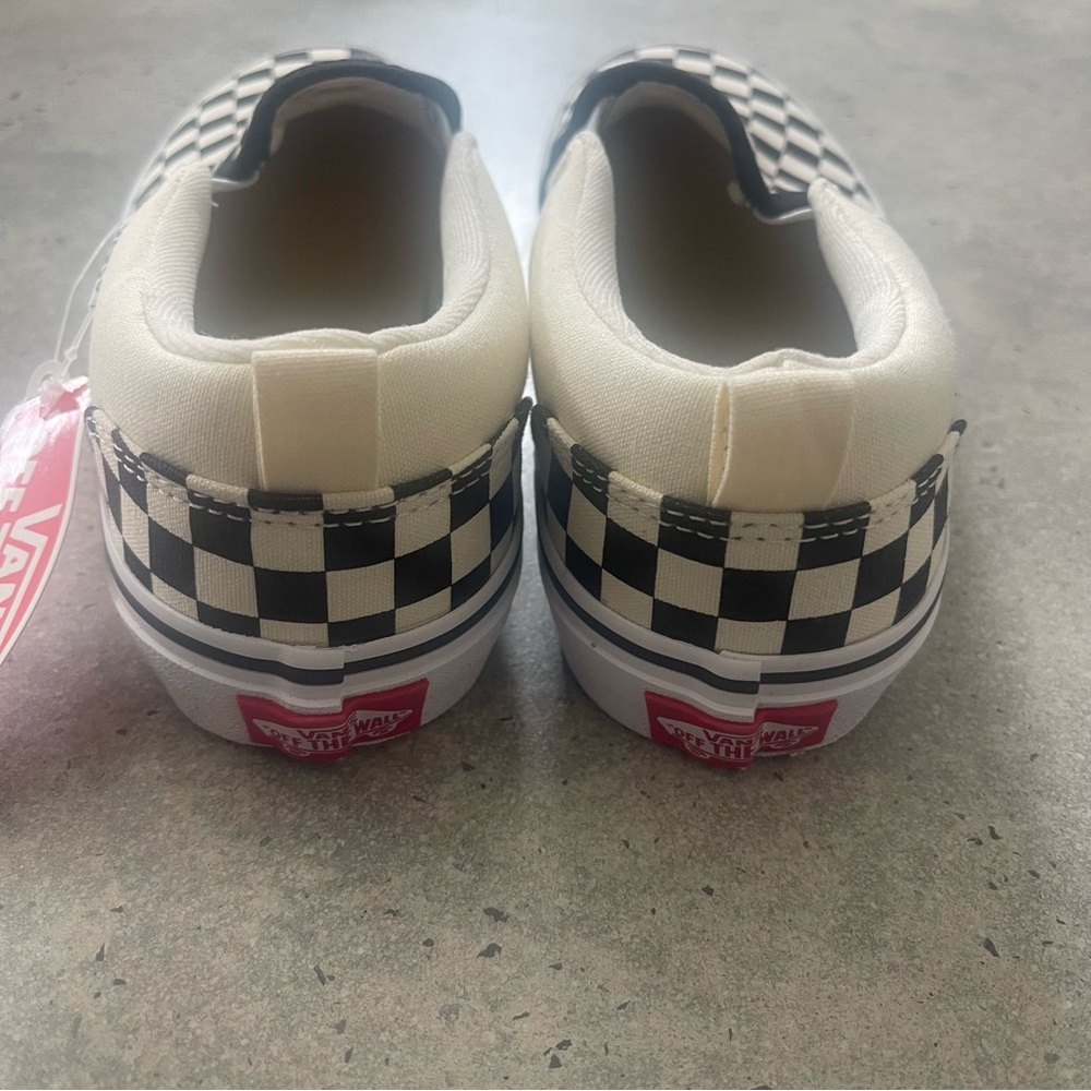 💫NWT💫 KIDS Asher slip on Checkerboard Vans size 4 - Picture 3 of 5